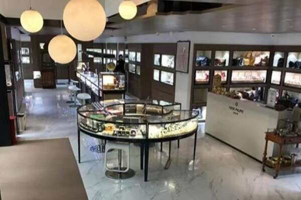 道真县寄卖奢侈品店